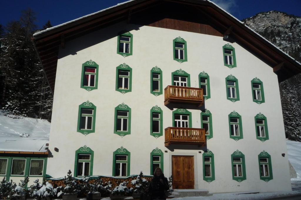 Hotel Ristorante Rifugio Ospitale Cortina dʼAmpezzo Exterior foto